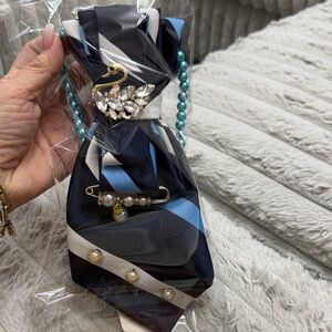 UPCYCLE Elegant Blue with white swan Tie necklace